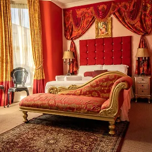 https://hotel-rouge.hotelsin-chester.com